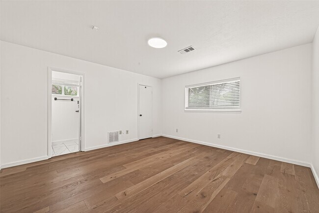 Building Photo - 10823 Sandstone St