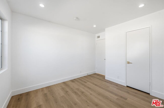 Building Photo - 19111 Hamlin St