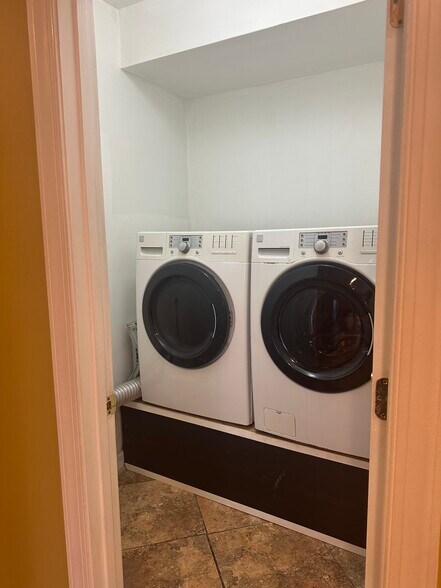 Building Photo - 11404 Glenn Dale Ridge Rd