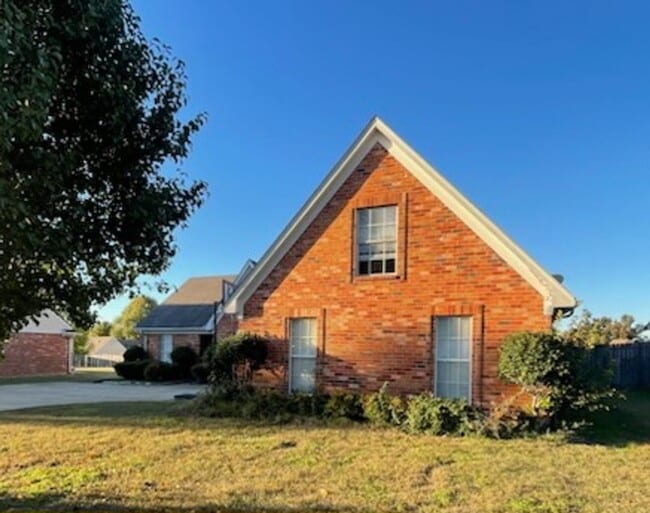 Building Photo - TRINITY LAKES, DESOTO CENTRAL SCHOOLS!
