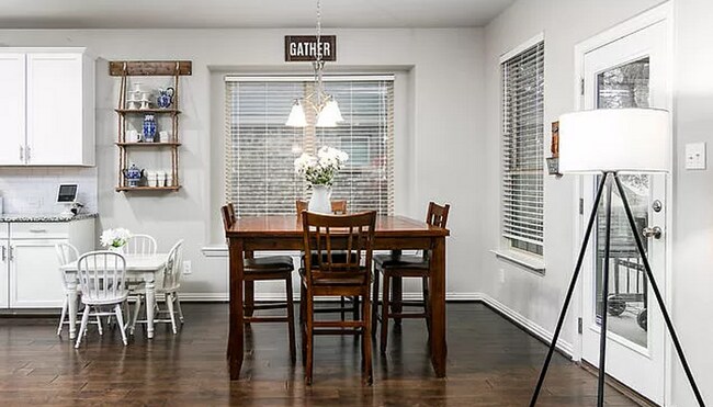 Building Photo - Spacious 4-Bedroom, 3-Bath Two-Story Home in Boerne