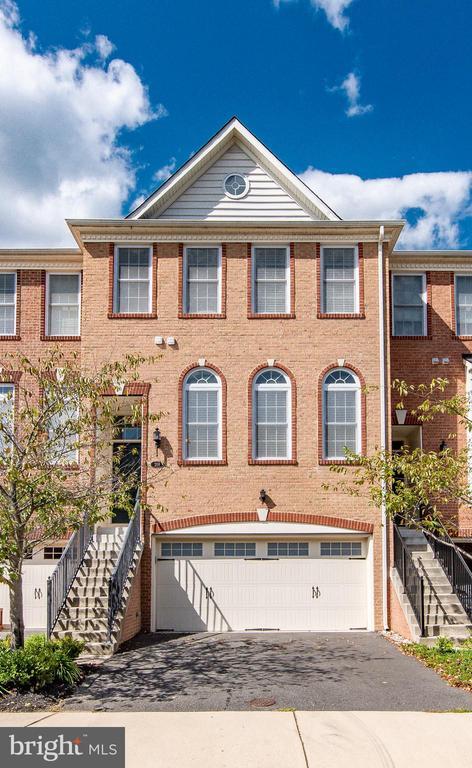 Building Photo - 208 Croft Square