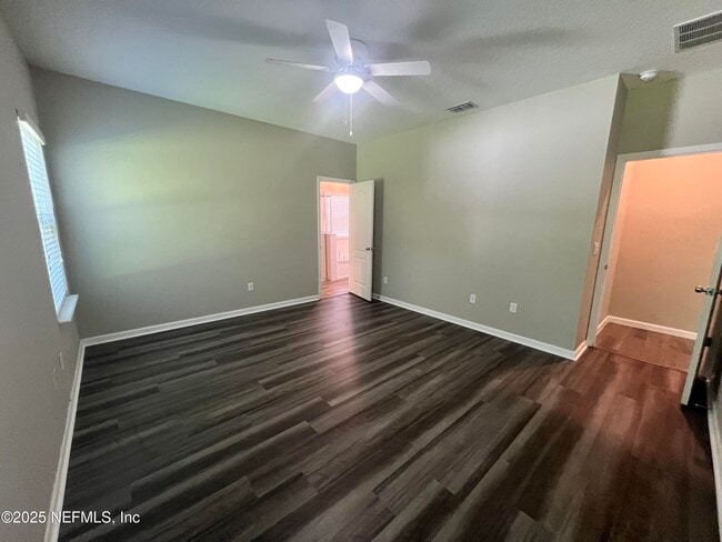 Building Photo - 15825 Stedman Lake Dr