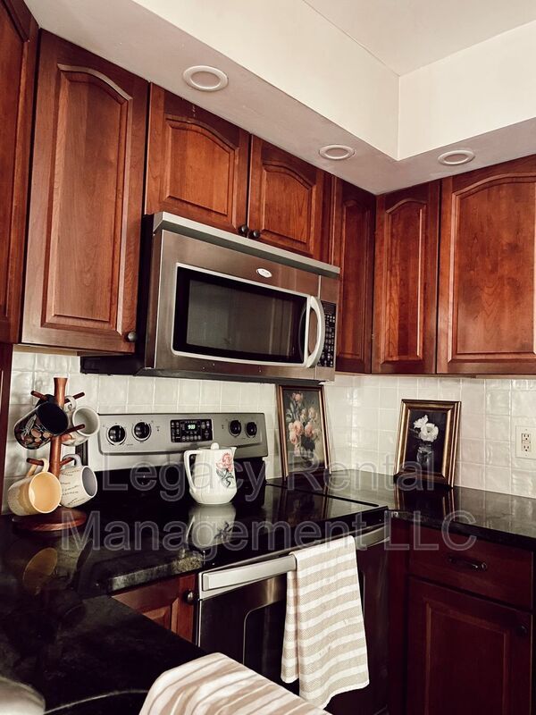 Building Photo - 116 Cheyney Dr