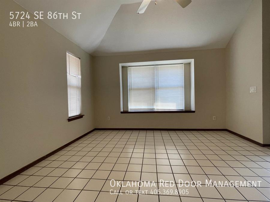 Building Photo - 5724 SE 86th St