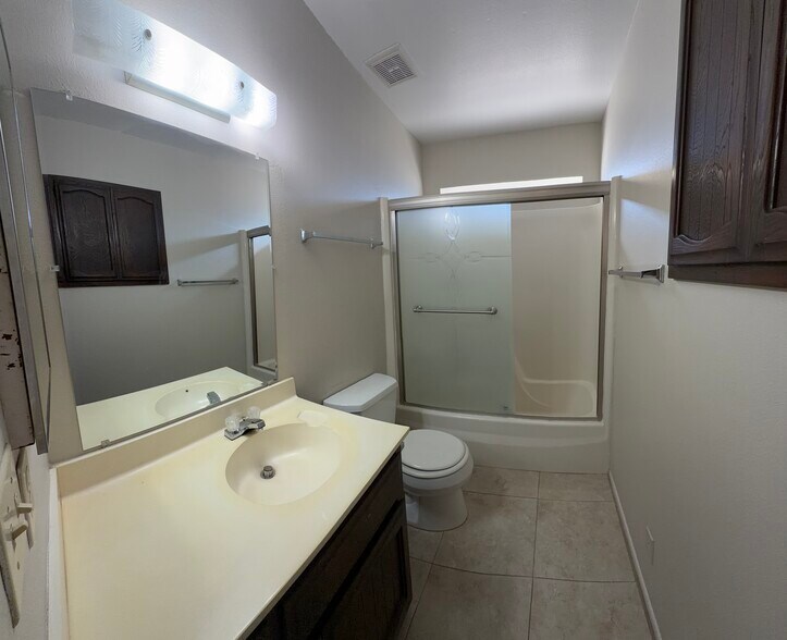 Upstairs Bath - 121 E 14th Pl