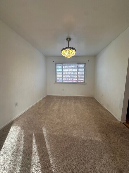 Dinning room - 337 E 2nd St