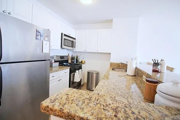 Primary Photo - 225 Eighth Avenue
