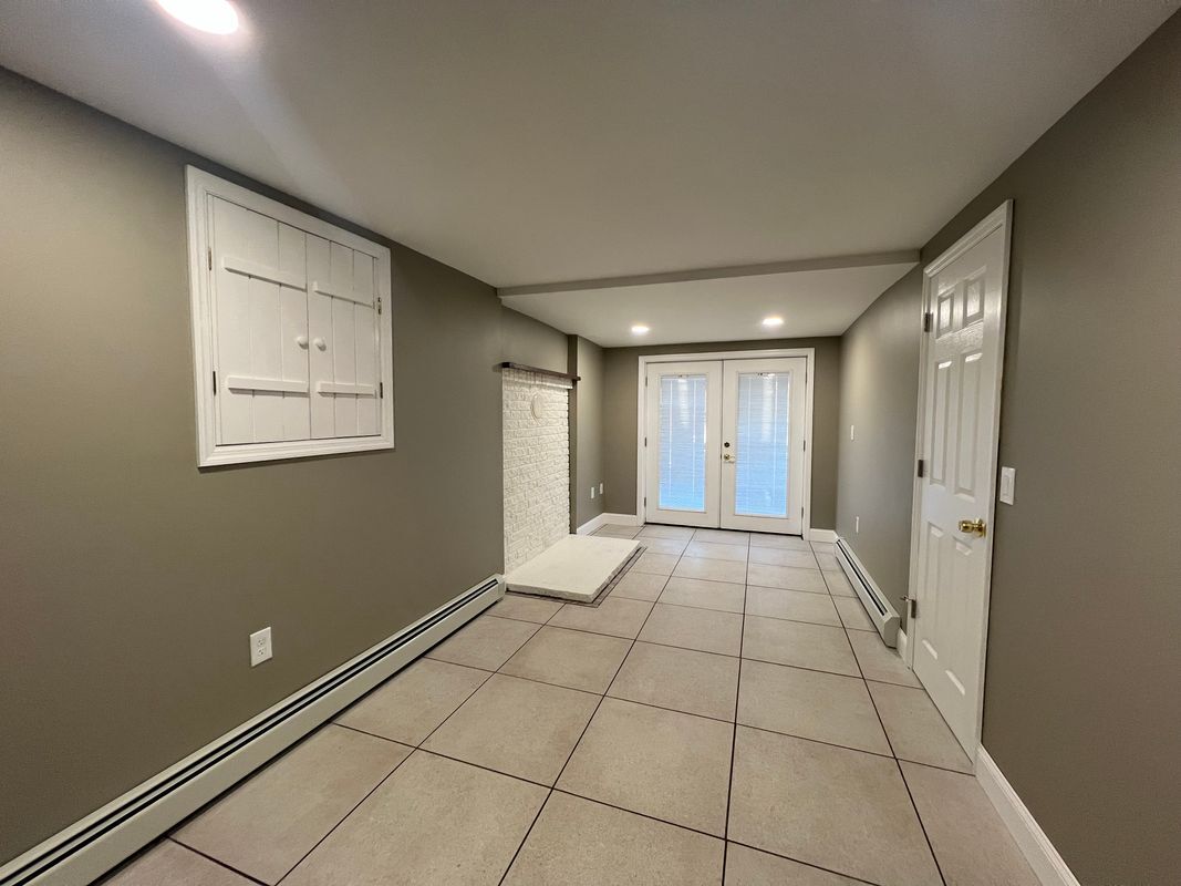 Building Photo - 3790 Redbud Dr