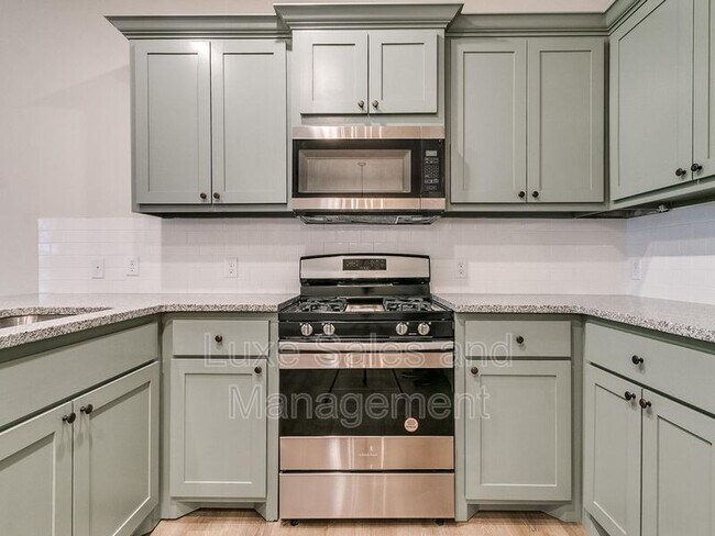 Building Photo - 10601 Lawson Ln