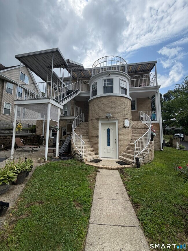 Building Photo - 125 Atwater Ave