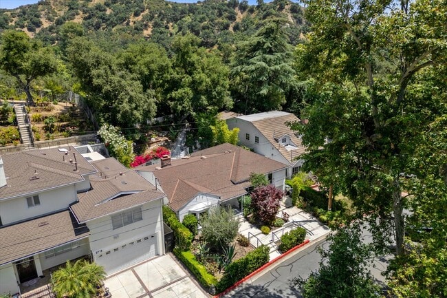 Building Photo - This beautifully updated 4-Bed, 2-Bath Home in Glenoaks Canyon is now available!