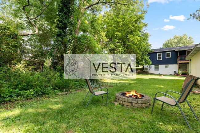 Building Photo - 131 Moody Ave