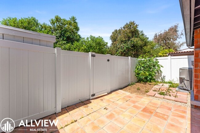 Building Photo - Coastal San Clemente Townhome with Brand New Flooring – Steps to the Beach!