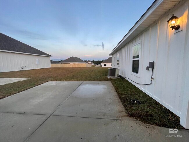 Building Photo - 30837 Semper Dr