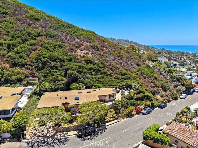Building Photo - 1106 Skyline Dr