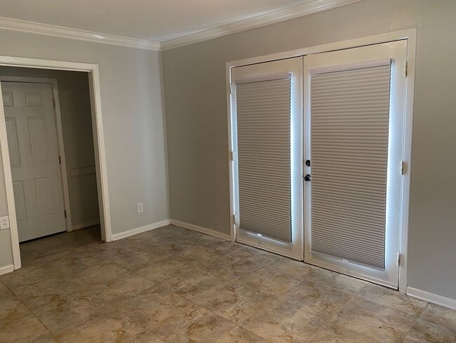 Building Photo - 3BR in Broadmoor