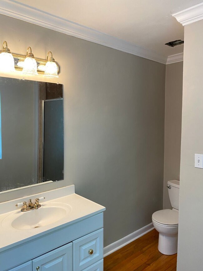 Building Photo - Adorable Brick Home in Betton Hills