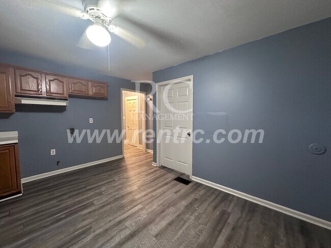 Building Photo - 1101 Chandler-