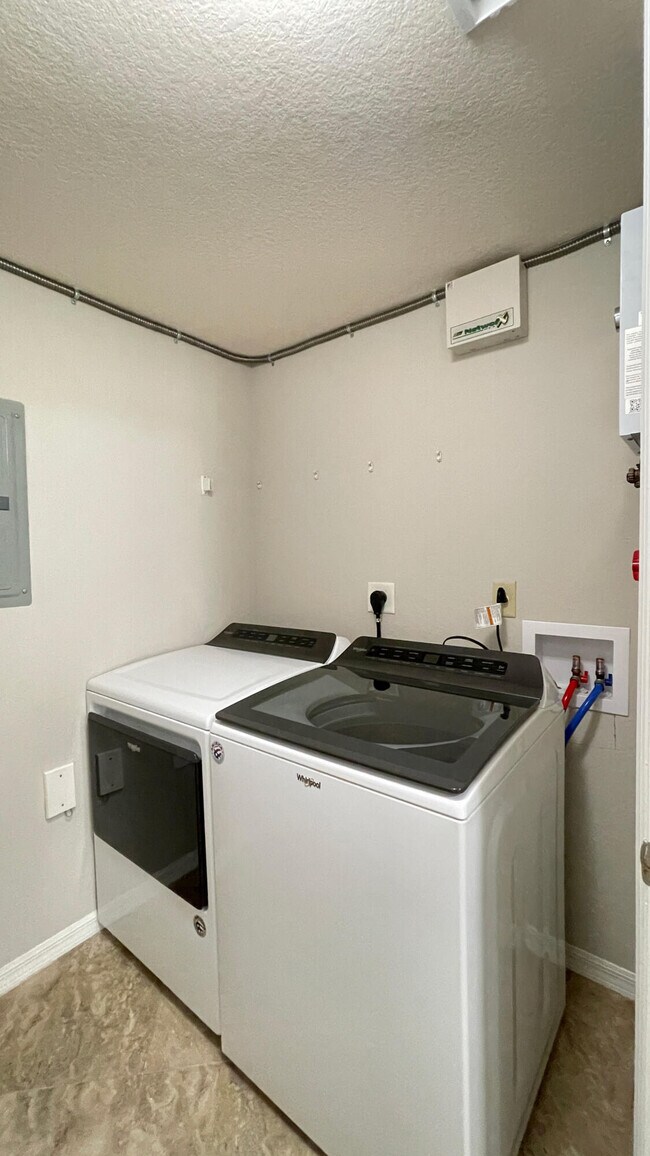 Building Photo - 170 SW Peacock Boulevard 36-104 Port Saint...