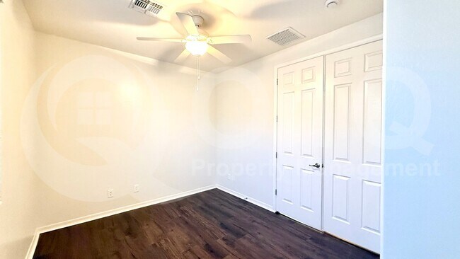 Building Photo - 1124 W Fir Tree Rd