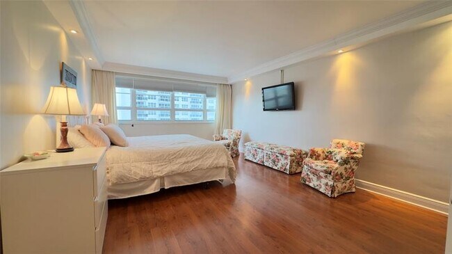 Building Photo - 3430 Galt Ocean Dr