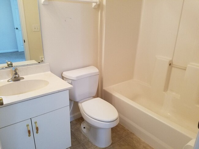 Building Photo - $1550 - 3/2/1 - Palm Coast Duplex - Great Location