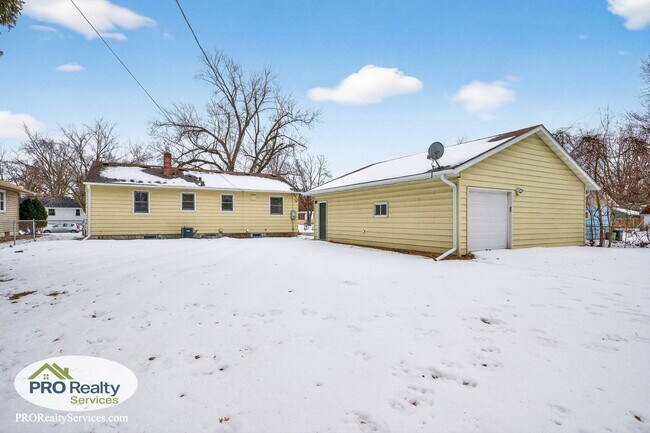 Building Photo - 3 Bedroom Home **Free March Rent with a March 2026 Move In**