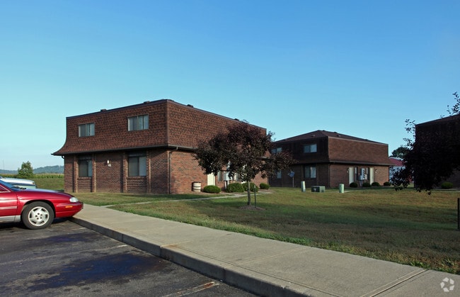 Primary Photo - Field Pointe Townhomes