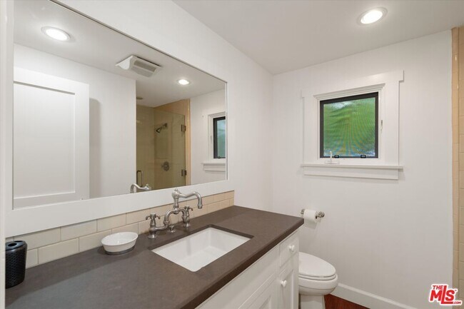 Building Photo - 1324 El Hito Cir