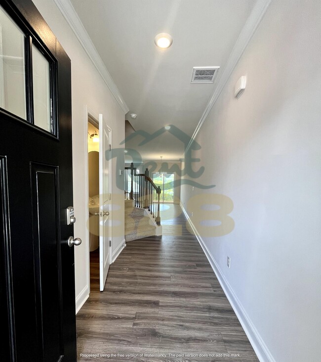 Building Photo - 146 Creekview Rd