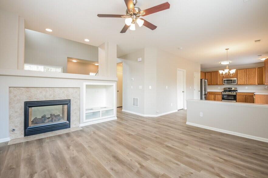 Building Photo - 2487 E 127th Ct