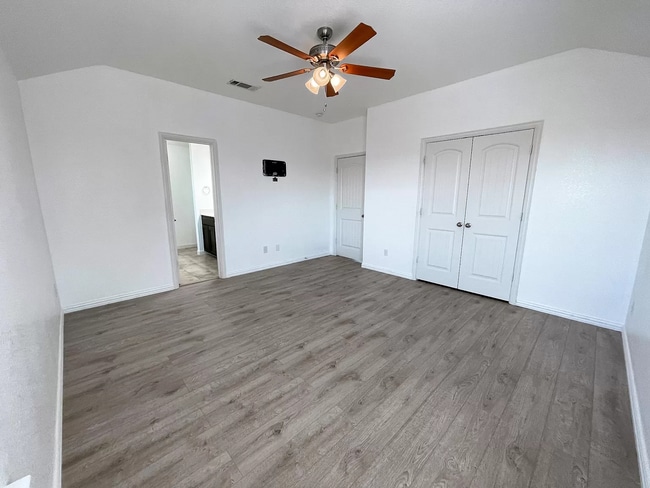 Building Photo - 4121 Mantis St