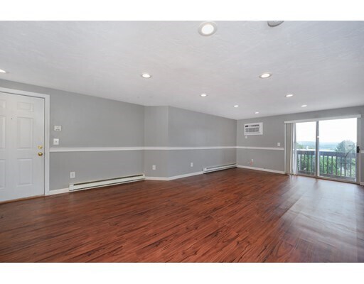 Building Photo - 11 Gibbs St