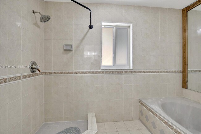 Building Photo - 9862 SW 145th Pl