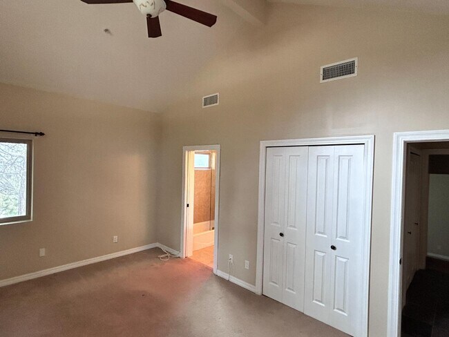 Building Photo - 27111 Sugar Pine Dr