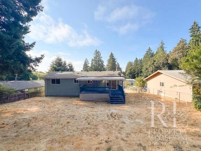 Building Photo - 111 Shamrock Ln