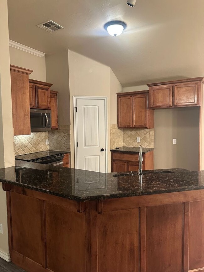 Building Photo - Beautiful 3 Bedroom Home With An In-Ground Storm Shelter!!!