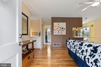 Building Photo - 516 Hollingsworth Dr