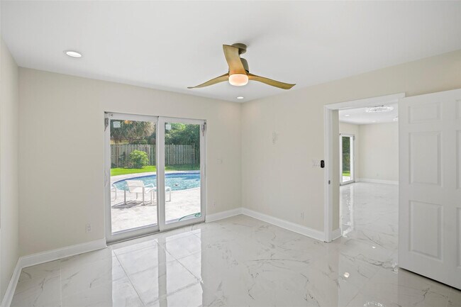 Building Photo - 2116 SE 18th St