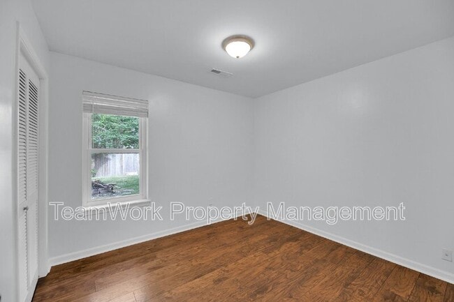 Building Photo - 2134 Vespers Dr
