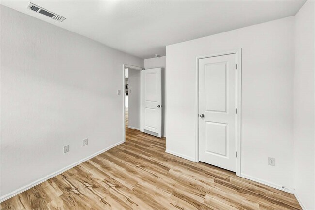 Building Photo - 22259 Stoney Ravine Dr