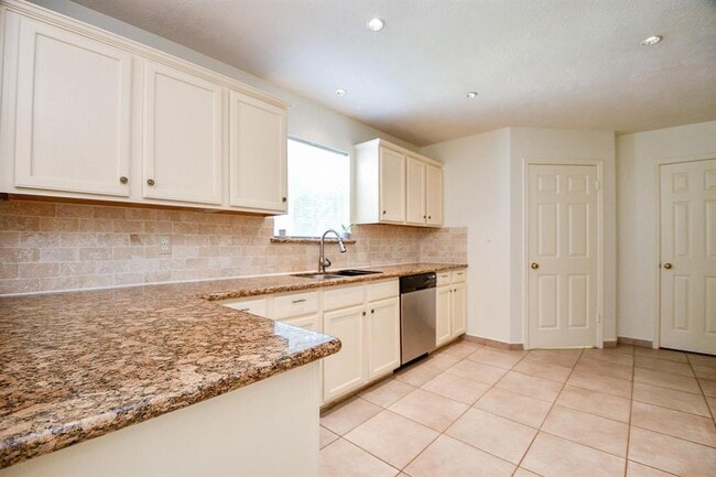 Building Photo - 22510 Holly Lake Dr