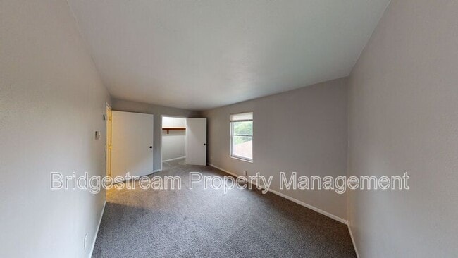 Building Photo - 237 Gilbert Ave