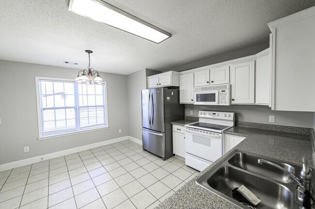 Building Photo - 307 Nile Ln