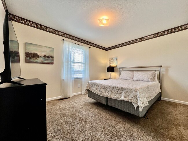 Building Photo - Fully Furnished Rental Property