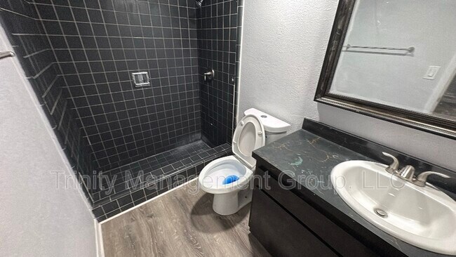 Building Photo - 12275 Linden Dr