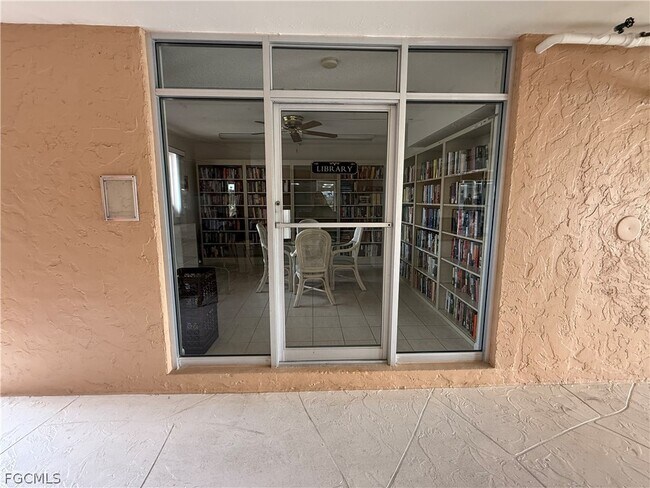 Building Photo - 4260 SE 20th Pl