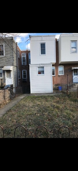 Building Photo - 5240 Sylvester St