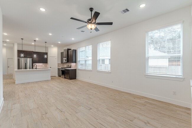 Building Photo - 719 Campbell Xing Ct